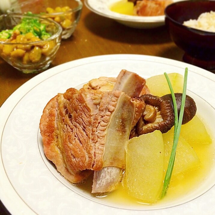 箸でほぐれる*スペアリブと冬瓜のスープ